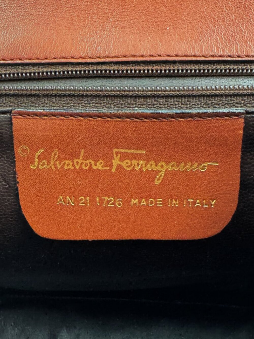 Vintage Salvatore Ferragamo Suede Heel Silhouette Top Handle Bag Rare Design - Picture 11 of 12